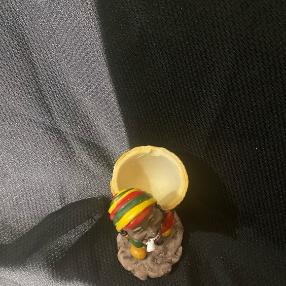 Ashtray/Figurines. Multi use. Ashtray or Figurine for your Home Decor! - Picture 6 of 6